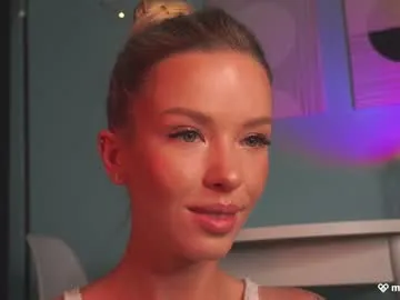 agent_blonde Image 6