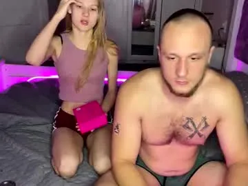 daisy_couple Image 19