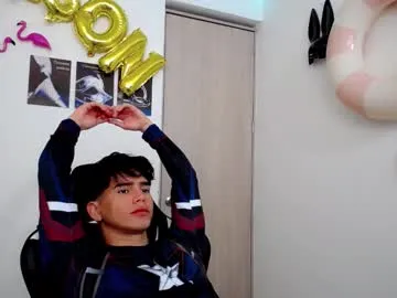 kiss_whitee's Thumb Image