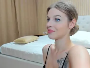 mila_polly_and_forester Image 18