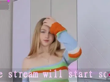 small_blondee's Thumb Image