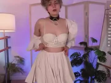 stellamoore_ Image 4